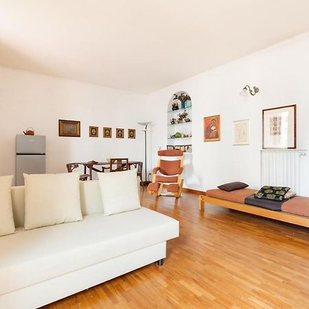 Cozy Apt With Balcony - Porta Romana District Milano Esterno foto