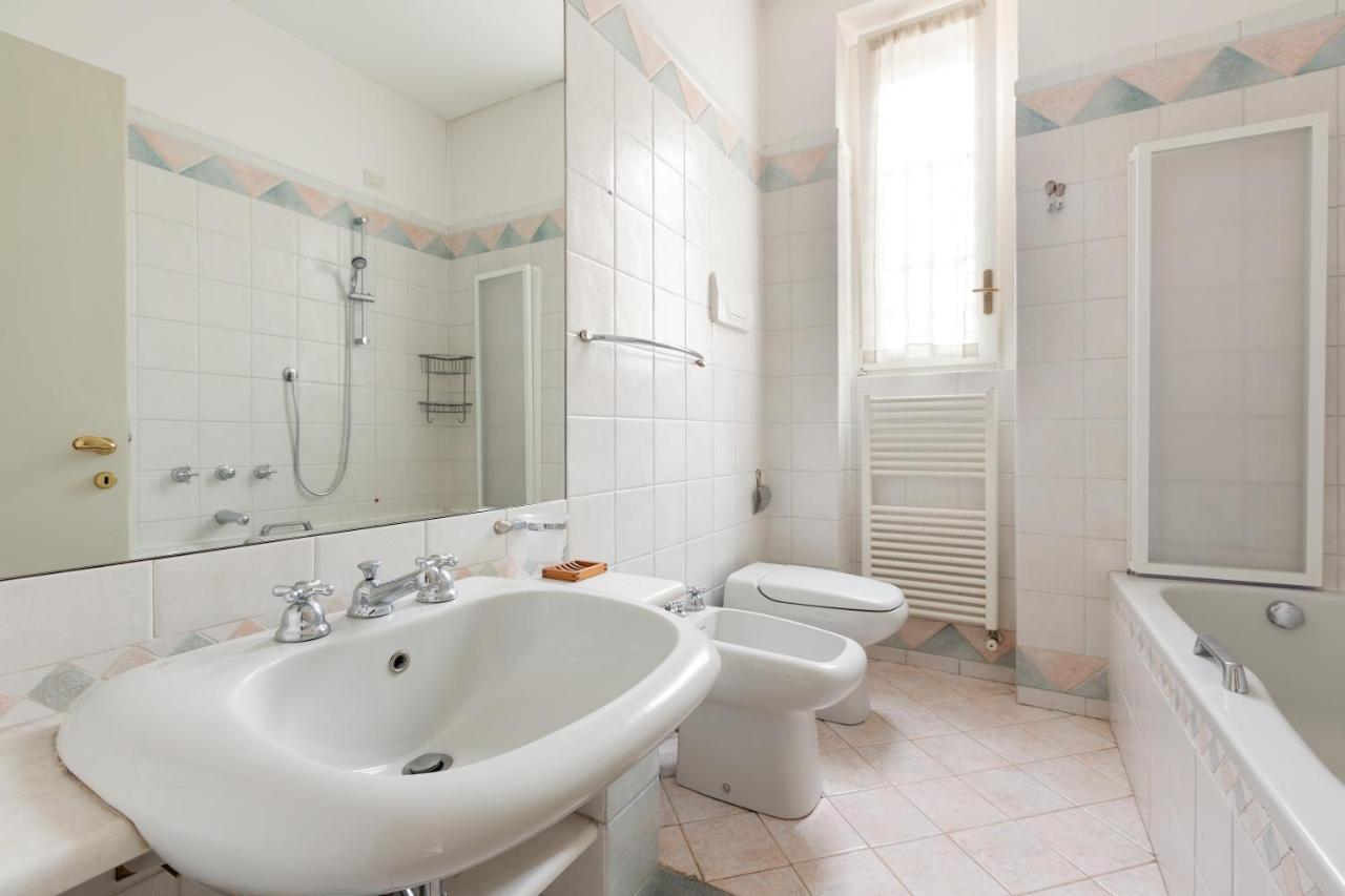 Cozy Apt With Balcony - Porta Romana District Milano Esterno foto