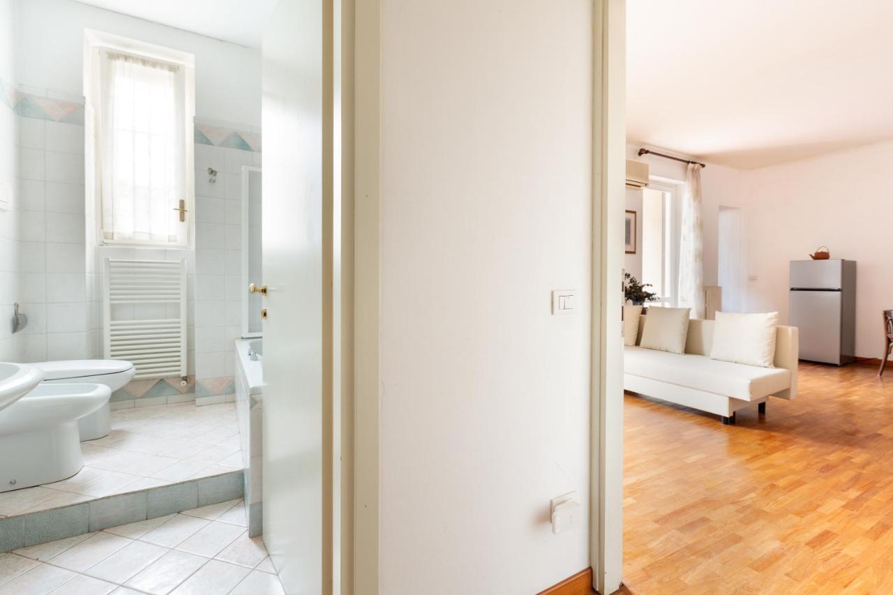 Cozy Apt With Balcony - Porta Romana District Milano Esterno foto